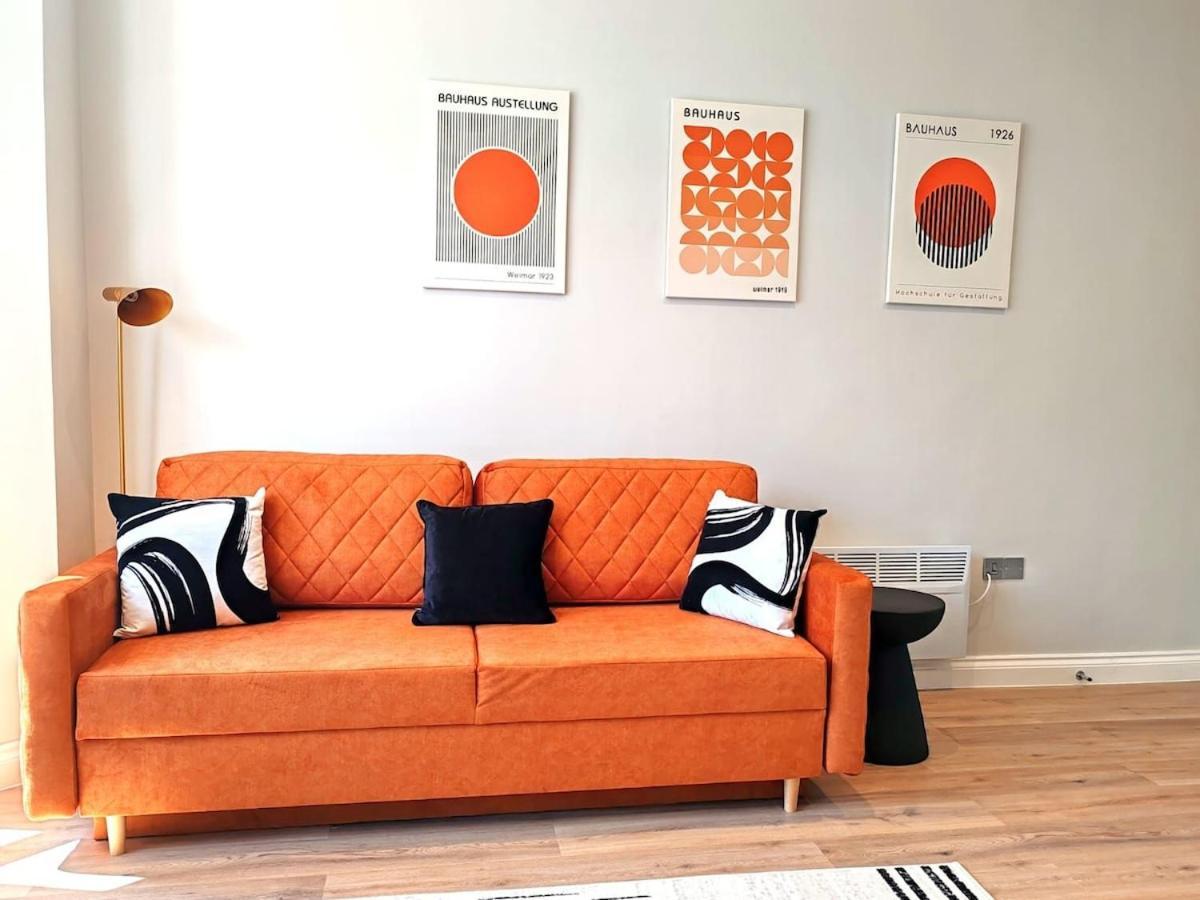 Stunning Modern Apartment Sleeps 4 - 6 Min Walk From Golden Beaches-Free Parking Bournemouth Luaran gambar