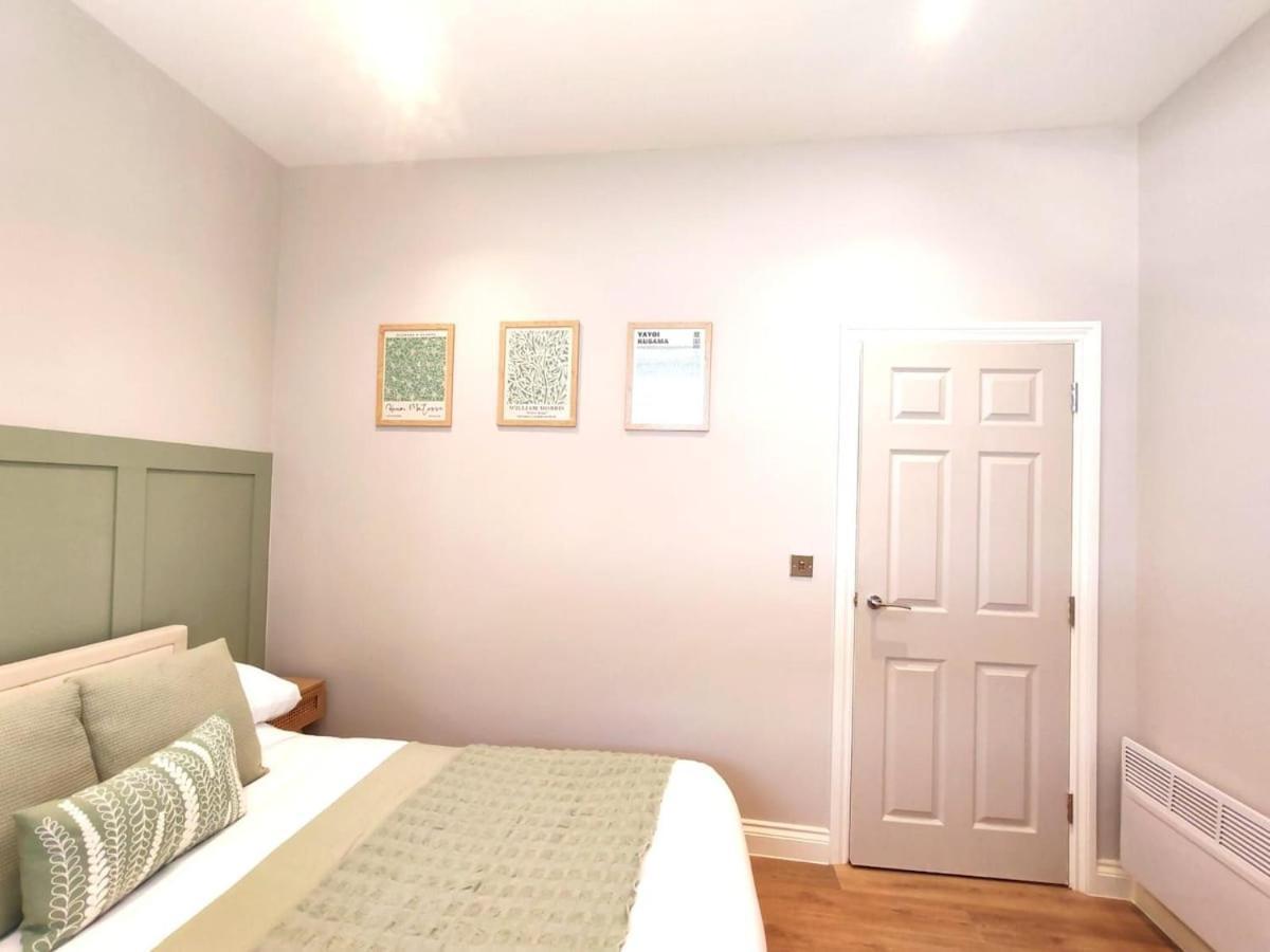 Stunning Modern Apartment Sleeps 4 - 6 Min Walk From Golden Beaches-Free Parking Bournemouth Luaran gambar