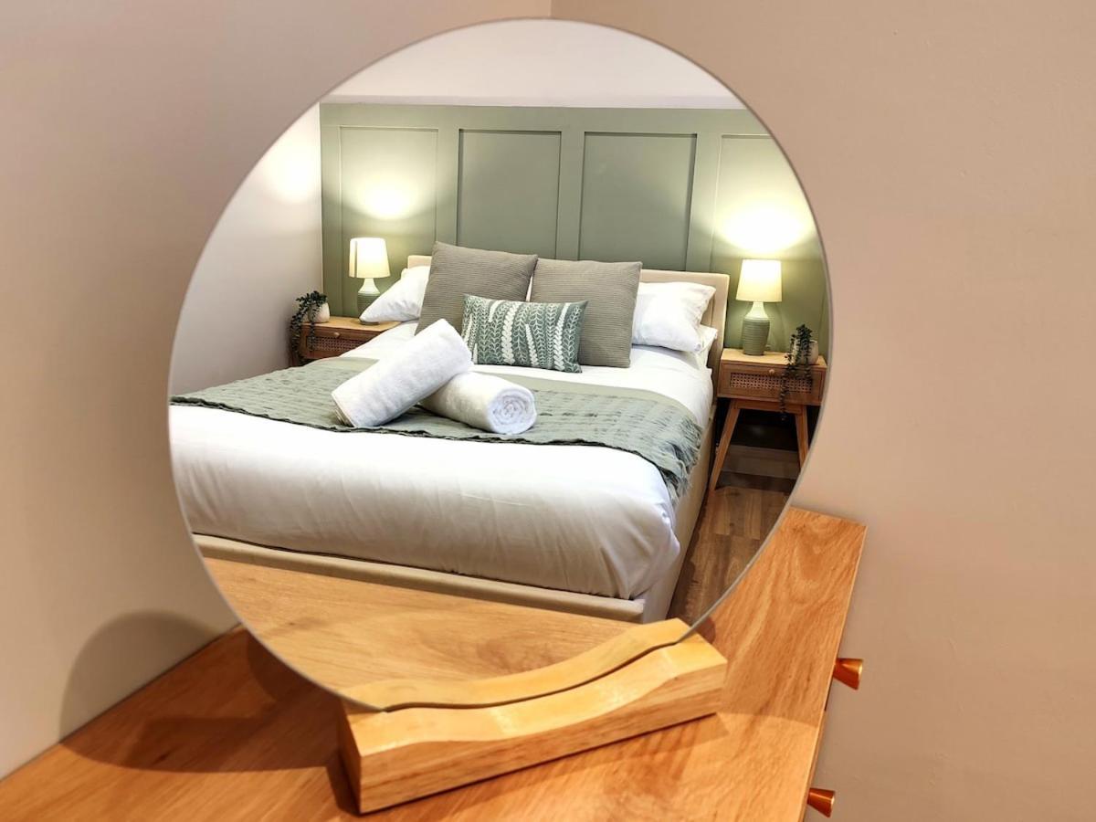 Stunning Modern Apartment Sleeps 4 - 6 Min Walk From Golden Beaches-Free Parking Bournemouth Luaran gambar