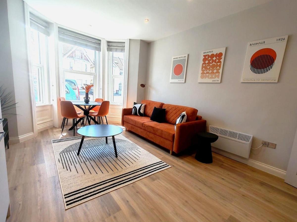Stunning Modern Apartment Sleeps 4 - 6 Min Walk From Golden Beaches-Free Parking Bournemouth Luaran gambar
