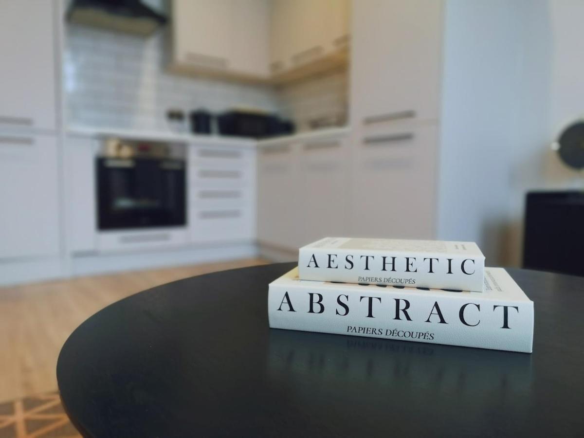 Stunning Modern Apartment Sleeps 4 - 6 Min Walk From Golden Beaches-Free Parking Bournemouth Luaran gambar