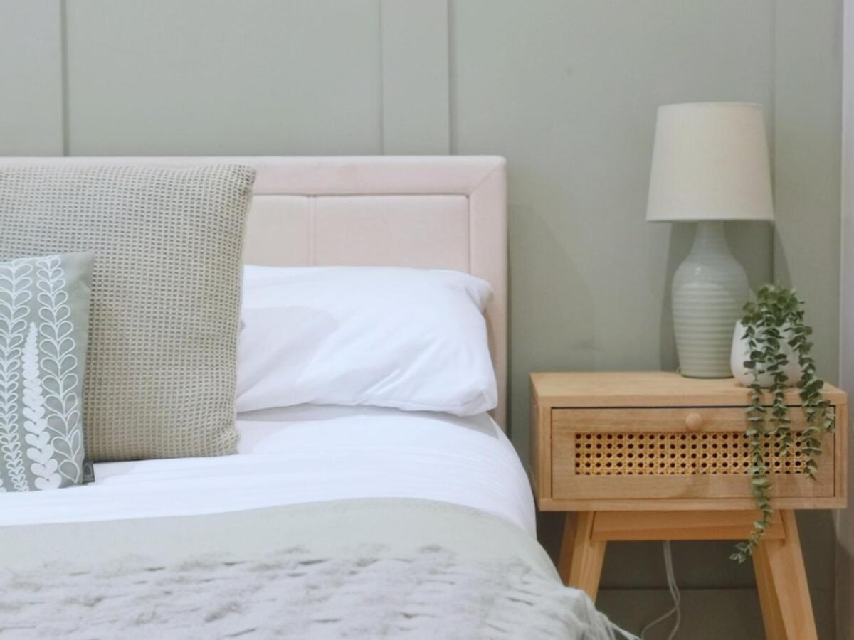 Stunning Modern Apartment Sleeps 4 - 6 Min Walk From Golden Beaches-Free Parking Bournemouth Luaran gambar